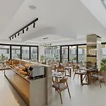 ホテル Warner Boutique Hotel-adults Only ラルナカ