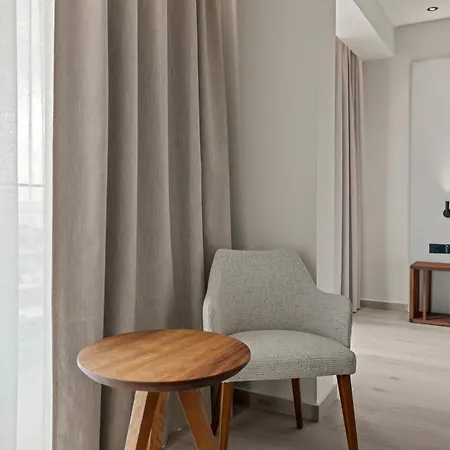Warner Boutique Hotel-adults Only מלון לרנקה